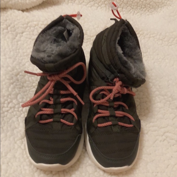 champion hiking boots